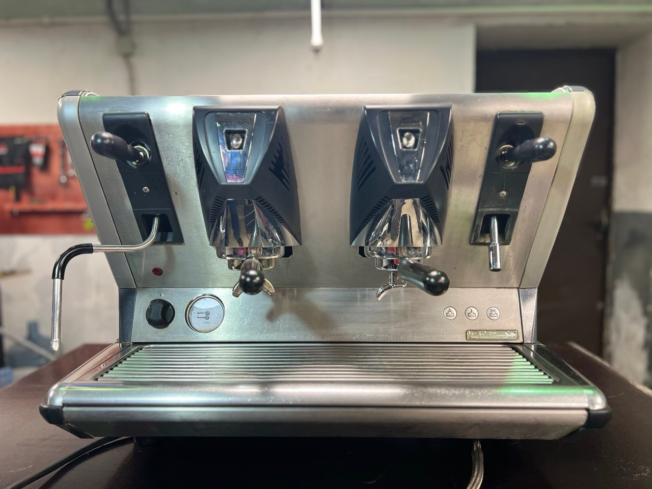 Из-за неисправности электромагнитных клапанов нарушалось давление.